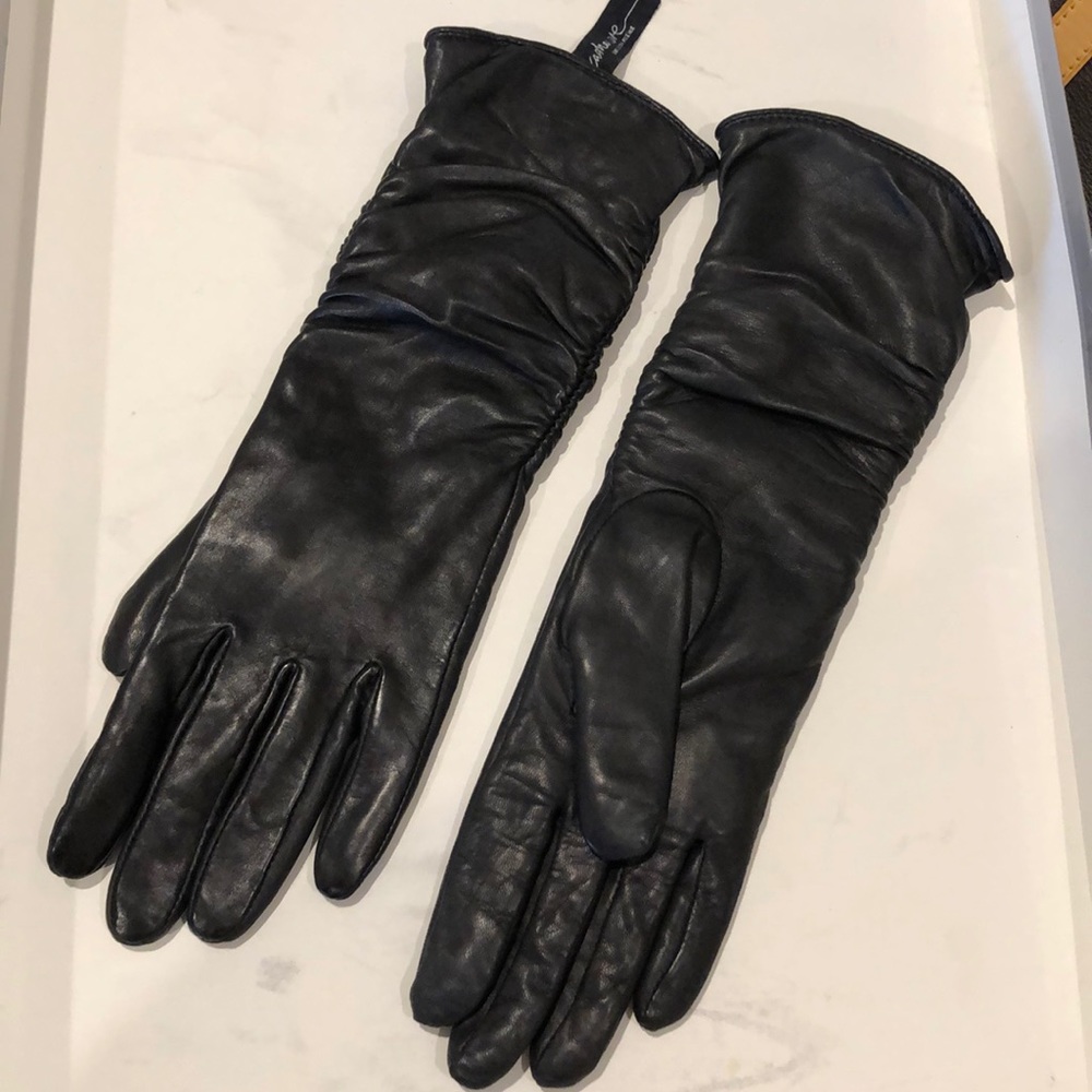 Leather and cashmere gloves